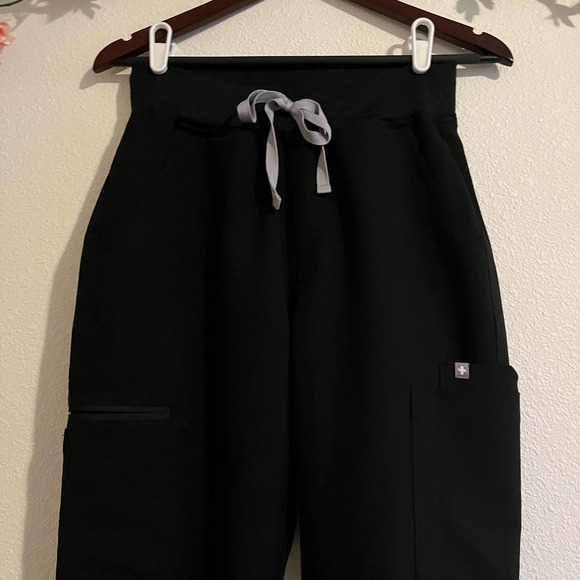Black FIGS Kade cargo pants size small tall - Picture 5 of 9